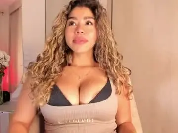 Chaturbate Nude Webcam of melina_ferrer1