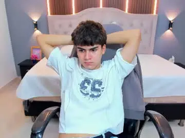 Chaturbate Watch Live Sex Cams of tommy18__