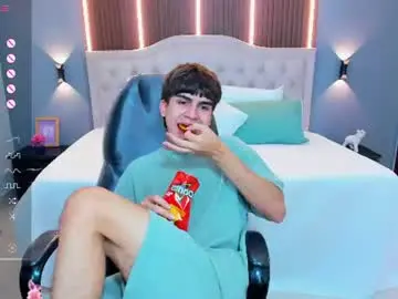 Chaturbate Live Sex Cam of tommy18__