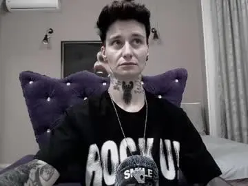 Chaturbate Sex Cam of kennyvibe
