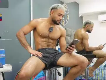 Chaturbate Live Sex Cam of emilio_brandon