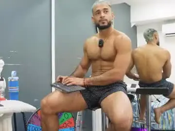Chaturbate Nude Webcam of emilio_brandon