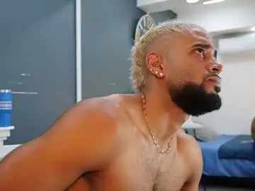 Chaturbate Sex Cam of emilio_brandon