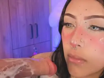 Chaturbate Live Sex Cam of ashlynnlowe_