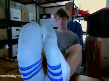 Chaturbate Live Sex Cam of deeyungguy