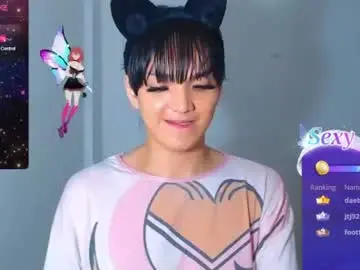 Chaturbate Live Sex Cam of hollywoodbitch