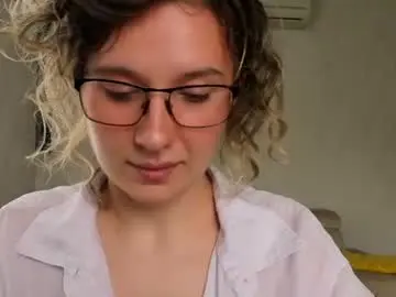 Chaturbate Watch Live Sex Cams of lilith_lutherlow