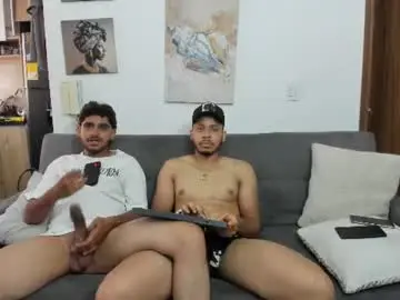 Chaturbate Live Sex Cam of straight__friends