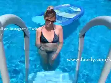 Chaturbate Watch Live Sex Cams of evilvillainess