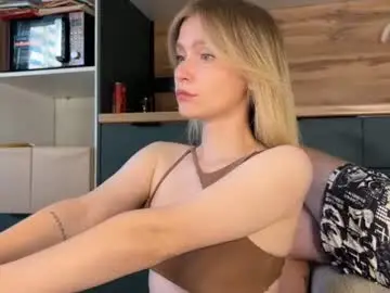 Chaturbate Live Sex Cam of adele_nick2202