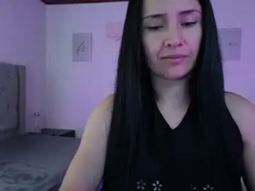 Chaturbate Live Sex Cam of cristal_hilton_10