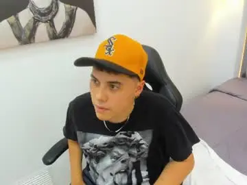Chaturbate Live Sex Cam of connor_austin