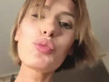 Chaturbate Free Porn Cam of yourlittlestar33