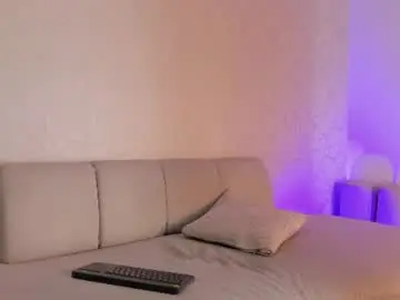 Chaturbate Live Sex Cam of vaioletgirl_1