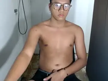 Chaturbate Free Porn Cam of naughtyhot_star19