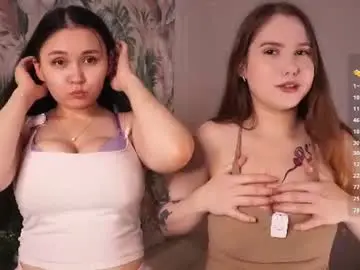 Chaturbate Live Sex Cam of zara_shine