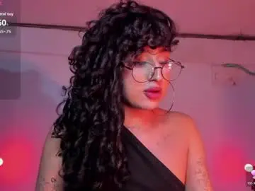 Chaturbate Live Sex Cam of heka_prudence