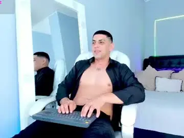 Chaturbate Live Sex Cam of alex_cute77