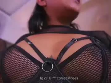 Chaturbate Live Sex Cam of katnees_correa
