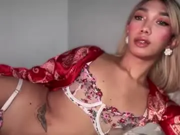 Chaturbate Nude Webcam of azalea_cum69