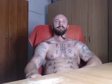 Chaturbate Live Sex Cam of strongivan