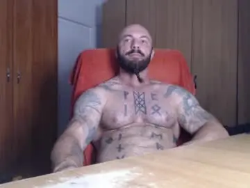 Chaturbate Live Porn of strongivan
