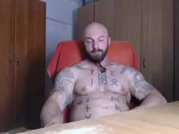 Chaturbate Live Porn of strongivan