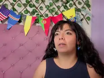 Chaturbate Free Live Porn of valkiria_and_dione
