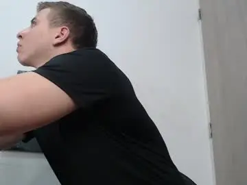 Chaturbate Nude Webcam of draco_boy2000