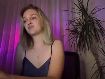 Chaturbate Live Sex Cam of kiramoon_8