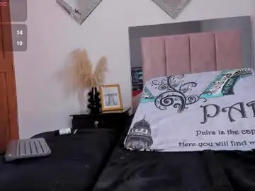 Chaturbate Live Sex Cam of miapearls_