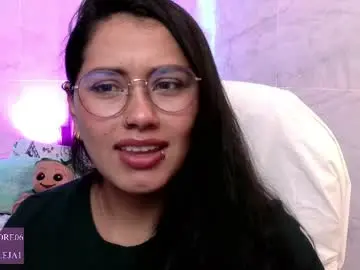 Chaturbate Nude Webcam of lauraruiz1