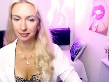 Chaturbate Live Sex Cam of cute_smile_shy