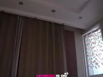 Chaturbate Live Sex Cam of krissyhei