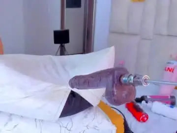 Chaturbate Watch Live Sex Cams of halie728