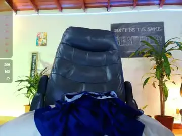 Chaturbate Live Sex Cam of colin_stone
