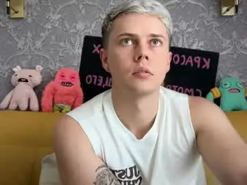 Chaturbate Live Sex Cam of danny_love01