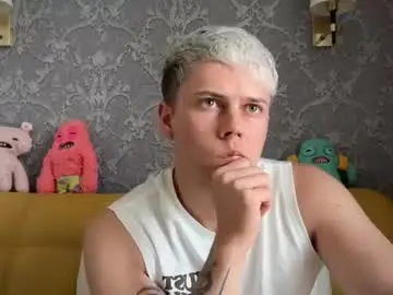 Chaturbate Live Sex Cam of danny_love01