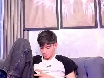 Chaturbate Live Sex Cam of demian_hot99