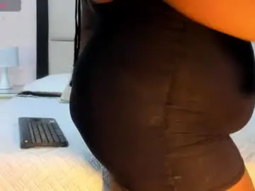 Chaturbate Live Sex Cam of treisyvixen