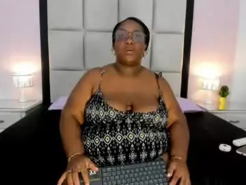 Chaturbate Nude Webcam of treisyvixen