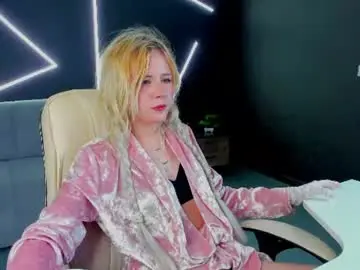 Chaturbate Live Sex Cam of kiki_peach