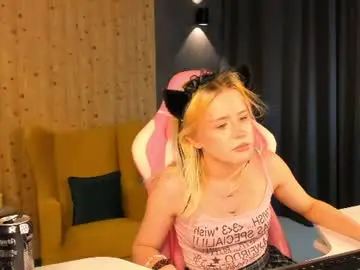 Chaturbate Free Porn Cam of kiki_peach