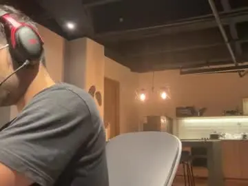 Chaturbate Live Sex Cam of bdever7