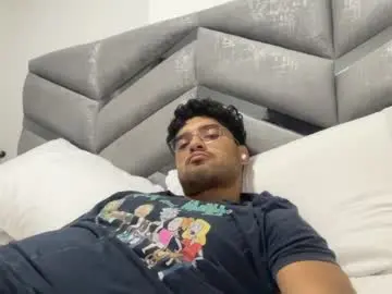Chaturbate Adult Video Chat of bdever7