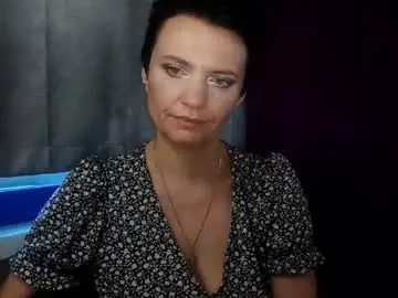 Chaturbate Best live sex cam show of hotmamaqueen234