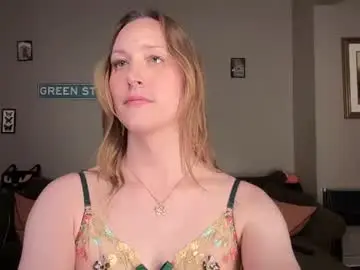 Chaturbate Sex Cam of greenxxxqueen