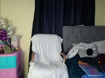 Chaturbate Adult Video Chat of ivonnehills_19