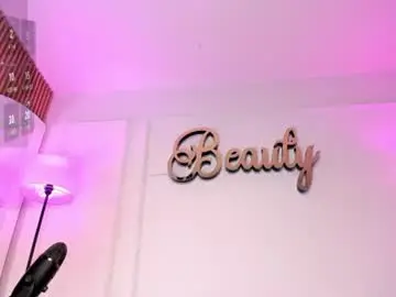 Chaturbate Live Sex Cam of ixchelcherry