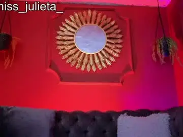 Chaturbate Adult Video Chat of julieta_russell